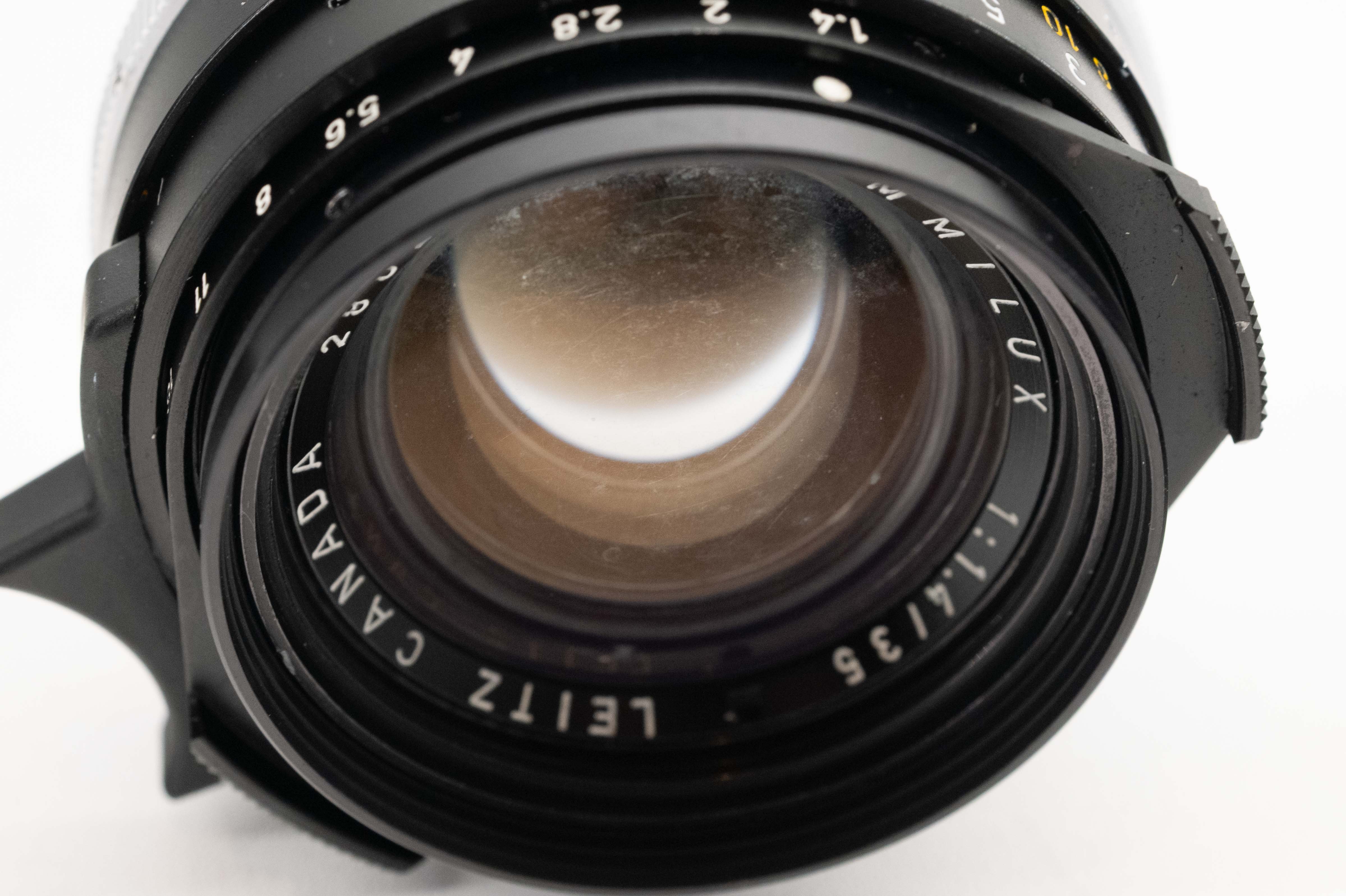 Leica Summilux-M 35mm f/1.4 V2 11870