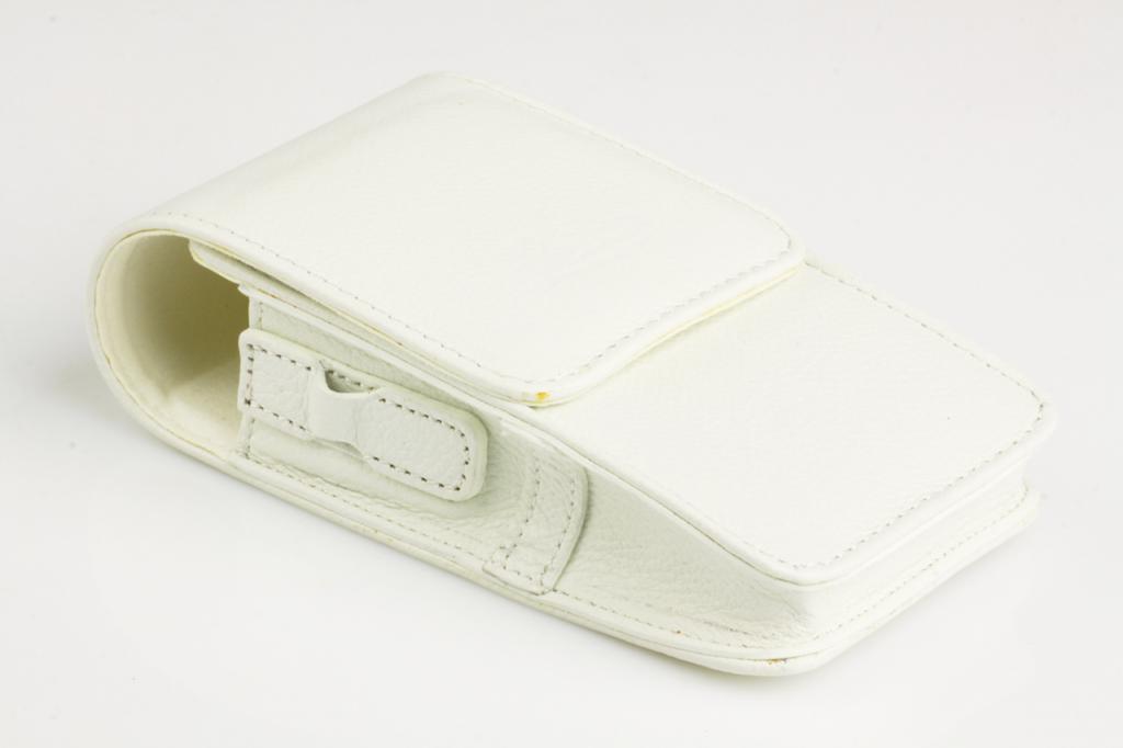 Leica 18698 leather case with belt loop f. C-Lux 3, white