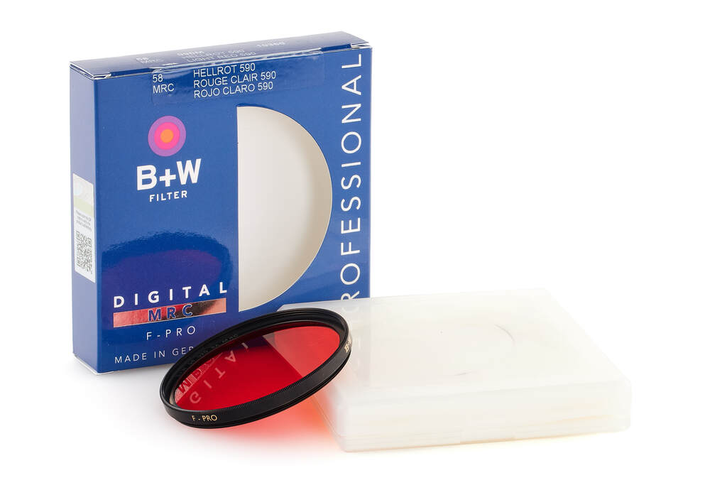 B+W 090M hellrot 590 E 58mm MRC F-PRO