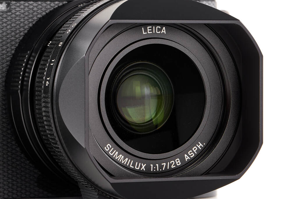 Leica Q3 19080 - like new with one year guarantee