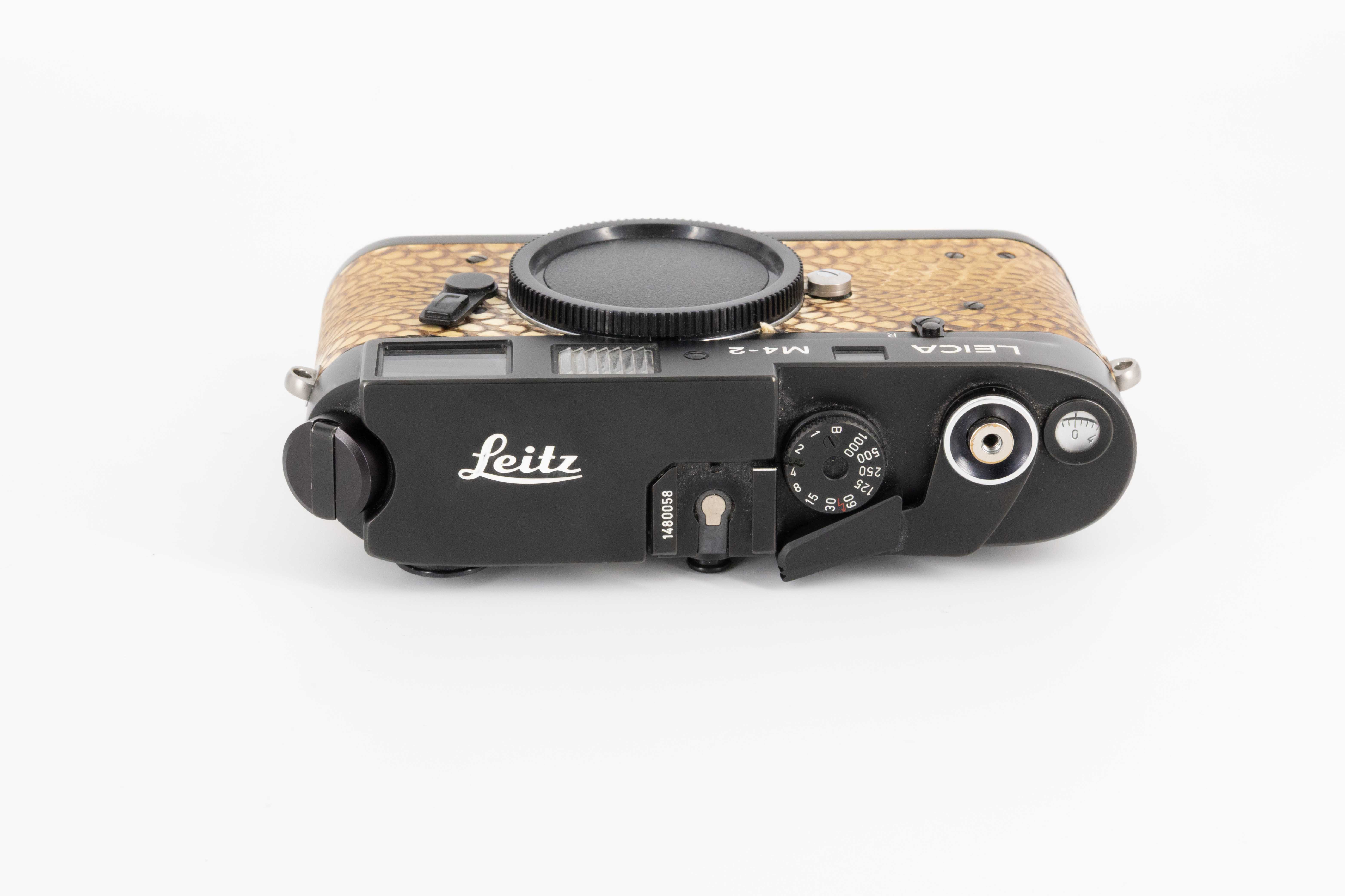Leica M4-2 black chrome-plated, modified with Cobra leather