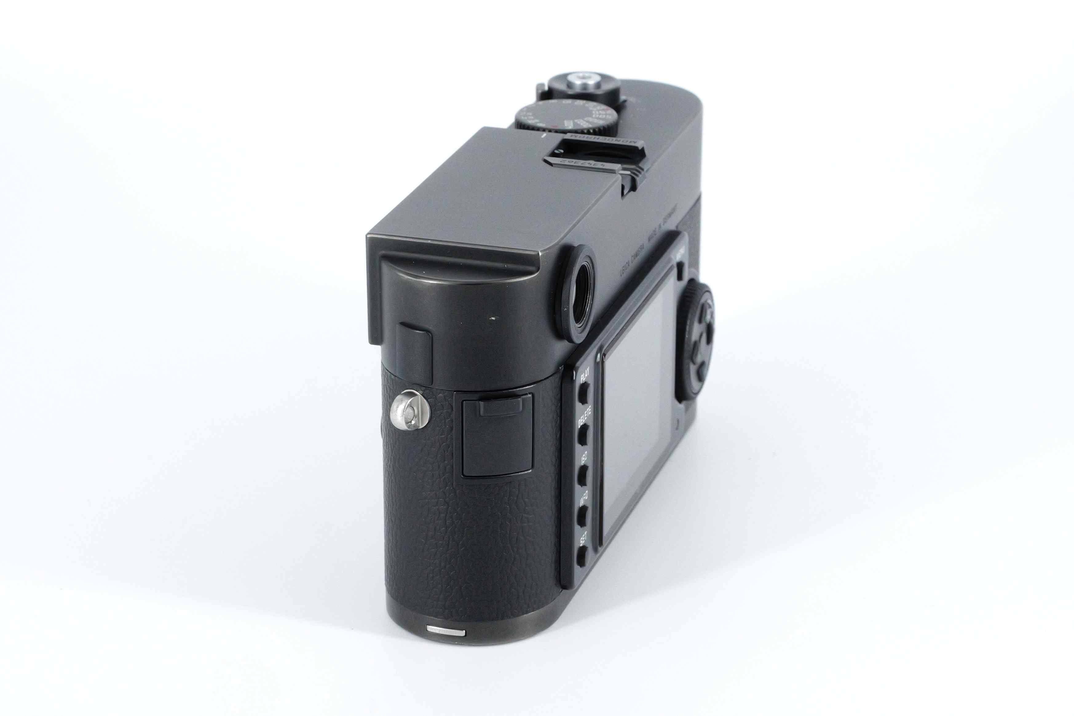 M Monochrom, black chrome finish
