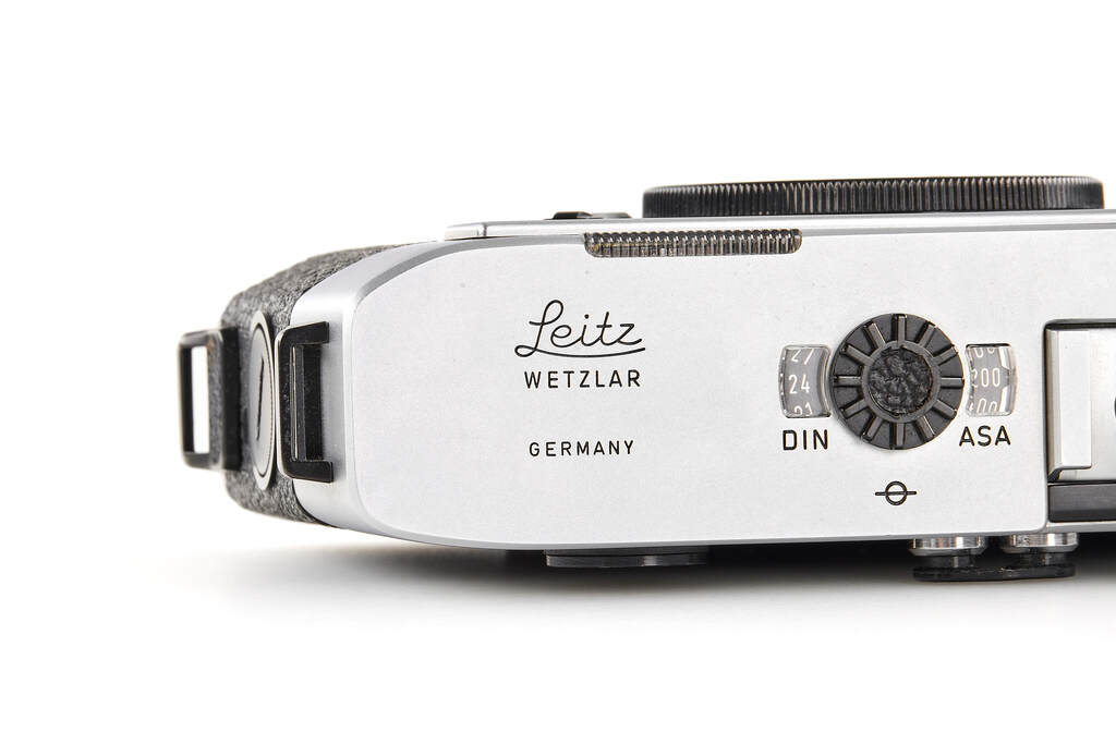 Leica M5 chrome 2-lug