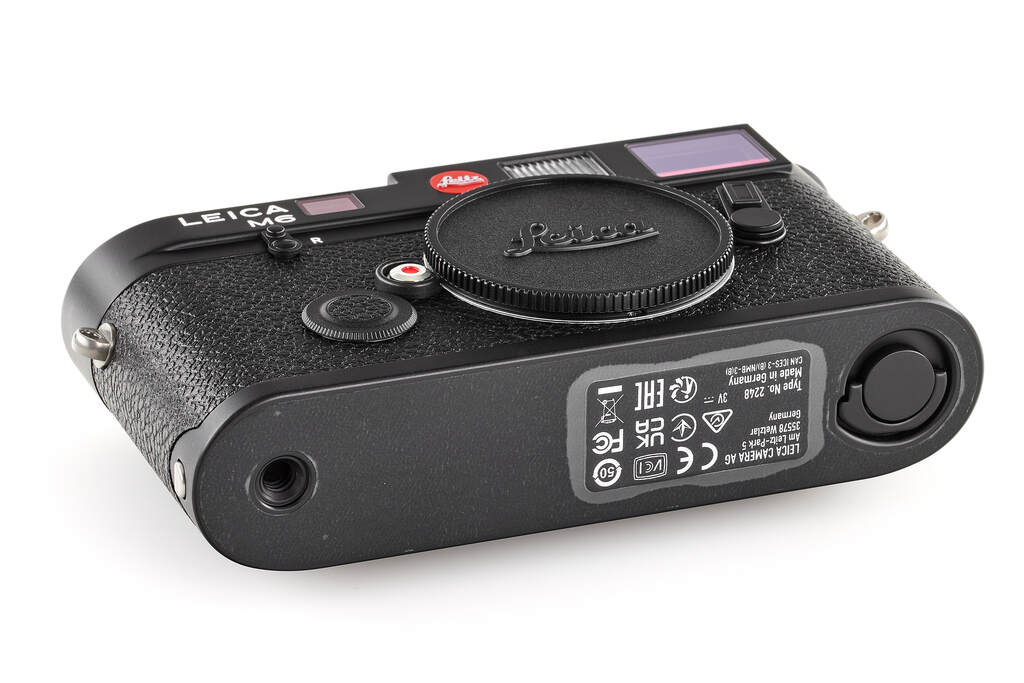 Leica M6 reissued 10557 - like new with 2 years guarantee