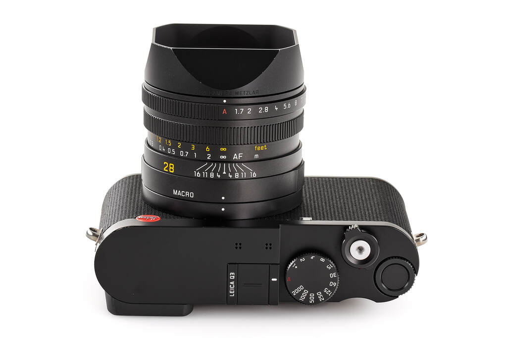 Leica Q3 19080 - with one year guarantee