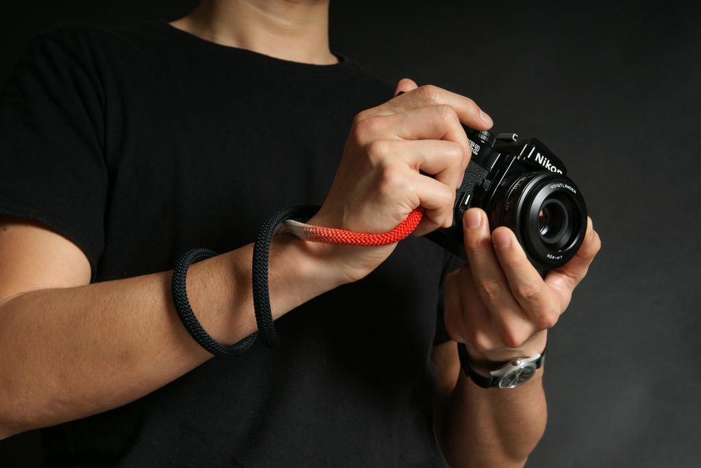 Artisan&Artist Silk camera strap ACAM 316G BKRE Artisan&Artist Silk camera strap ACAM 316G BKRE