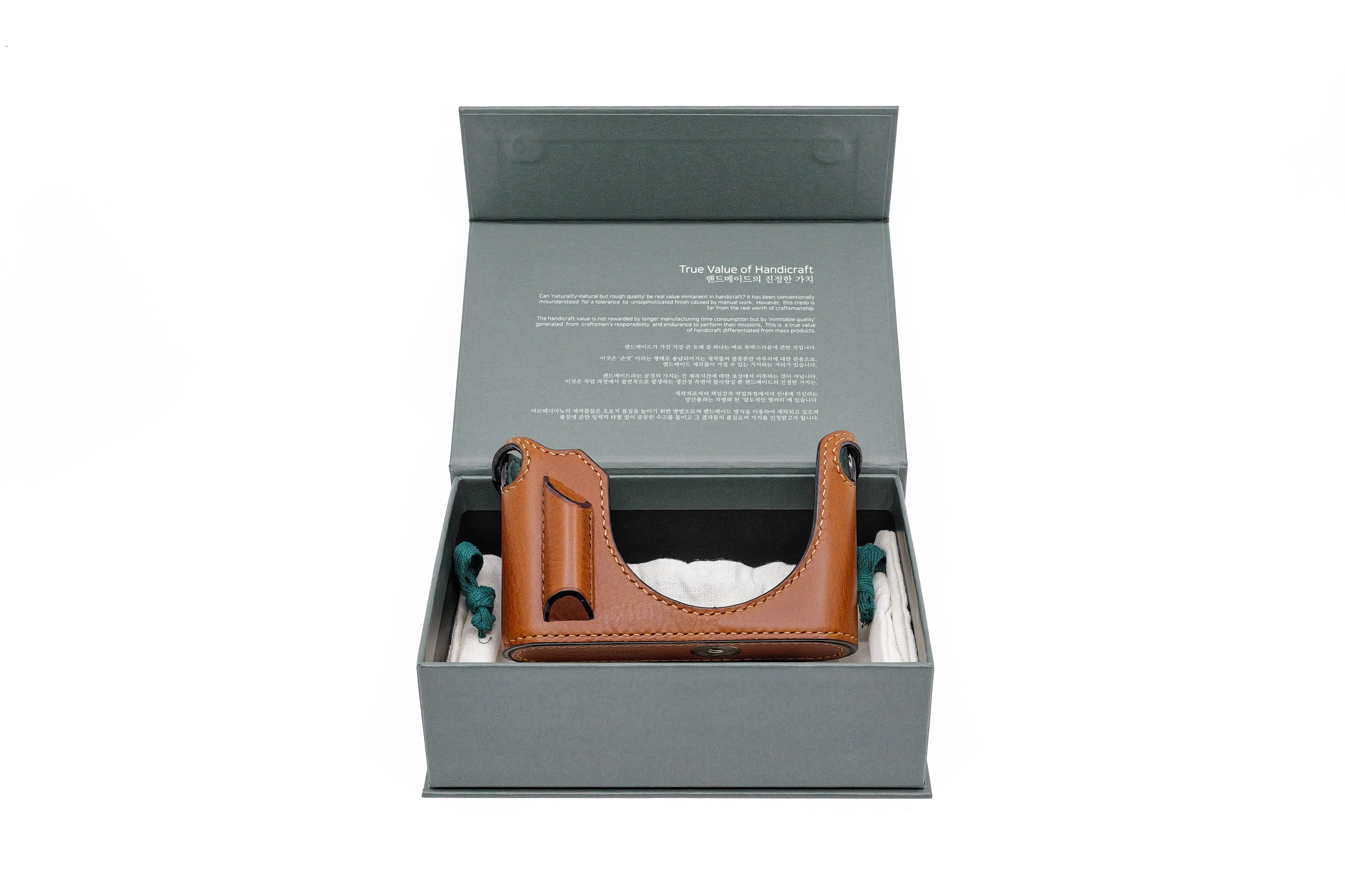 Half Case for Leica Q3 - Leather "Arte di Mano"