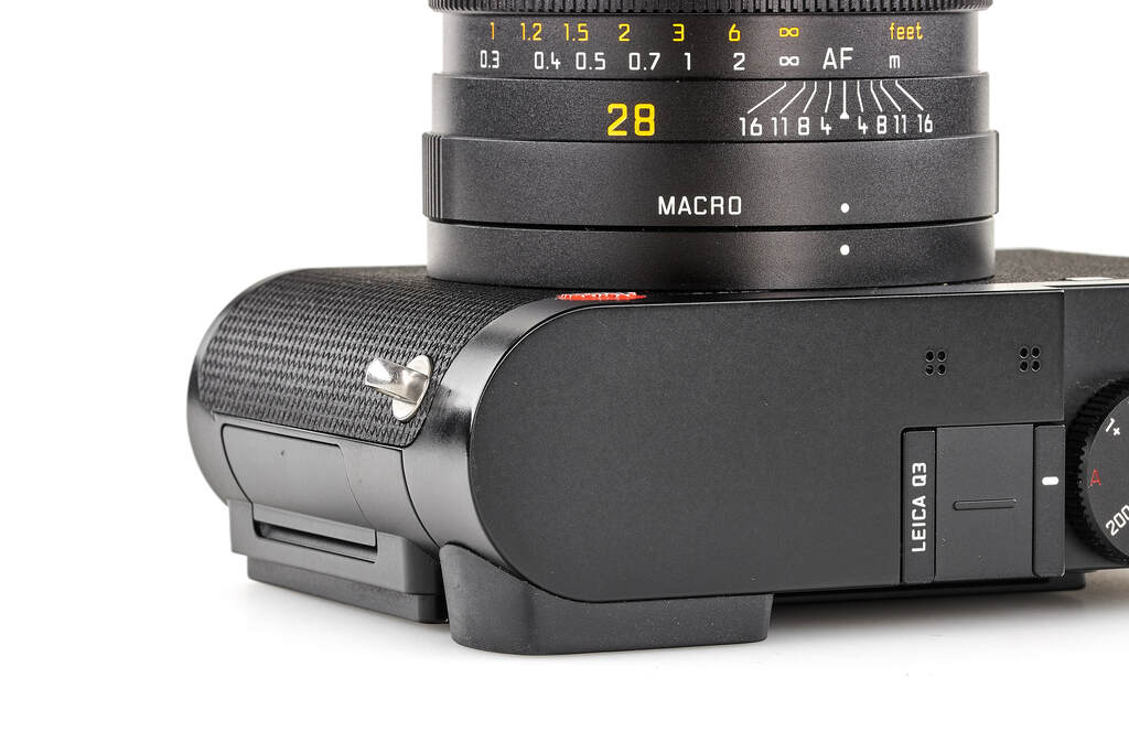 Leica Q3 19080 - with one year guarantee