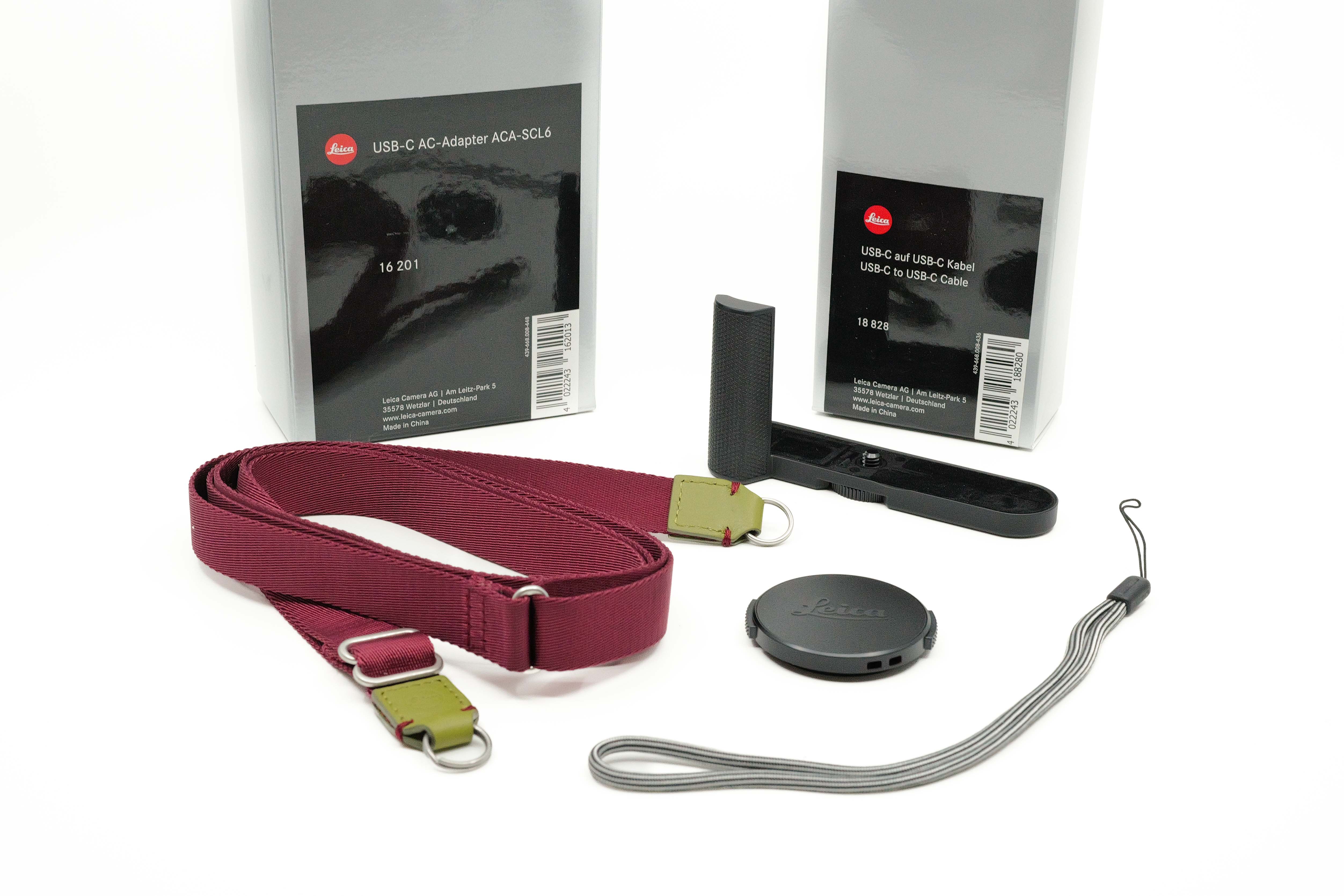 Leica D-Lux 8 with accessories