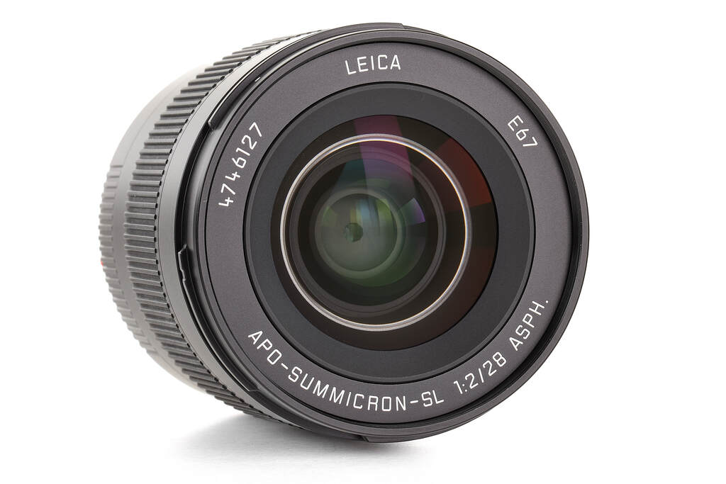 Leica APO-Summicron-SL 2/28mm 11183 - like new with two years guarantee