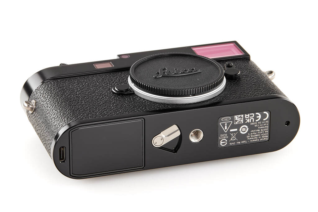 Leica M11 20230 glossy black paint - with 2 years of guarantee