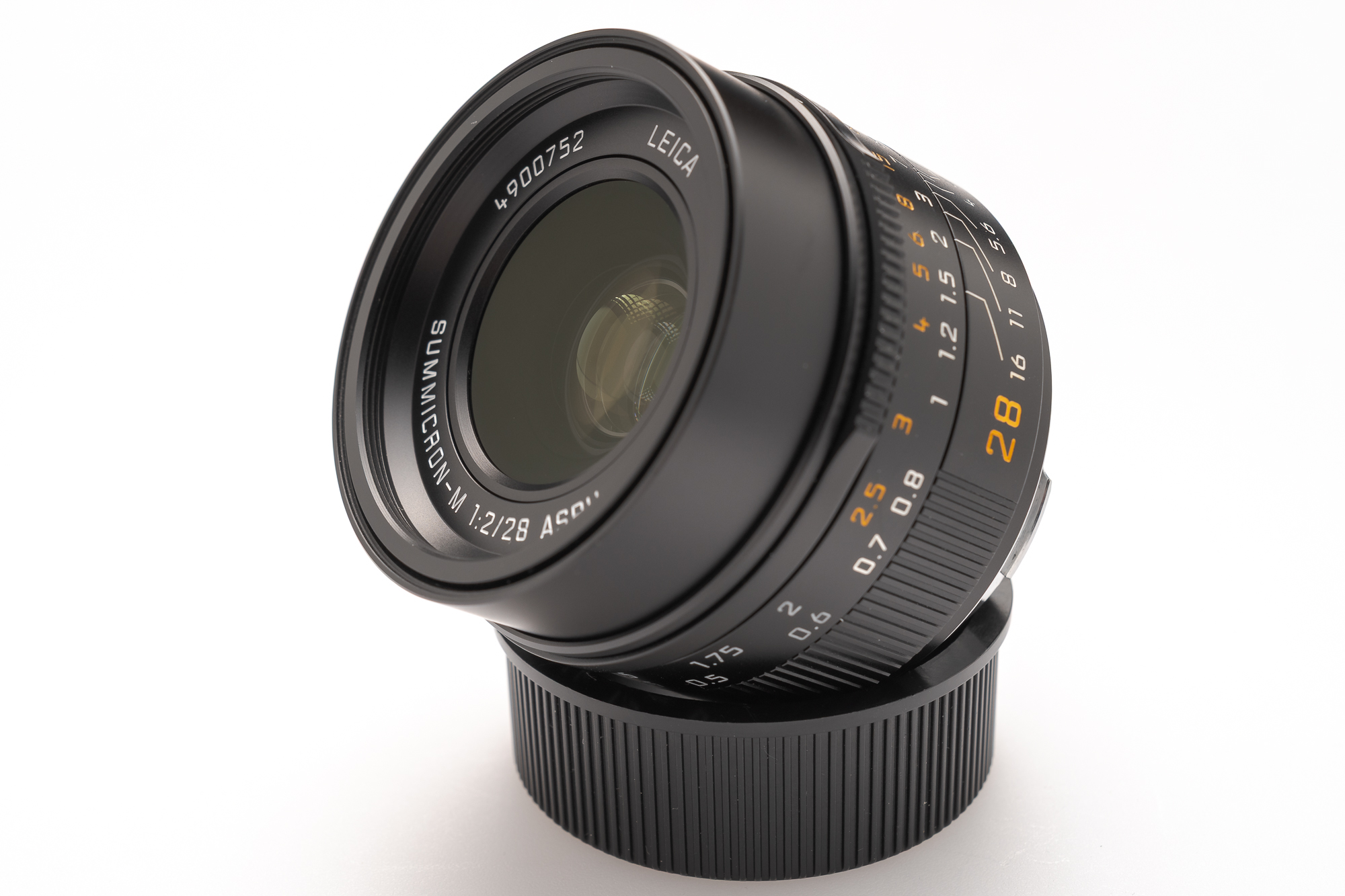 Leica 28mm Summicron-M f/2 ASPH., Black Anodized Leica 28mm Summicron-M f/2 ASPH., Black Anodized