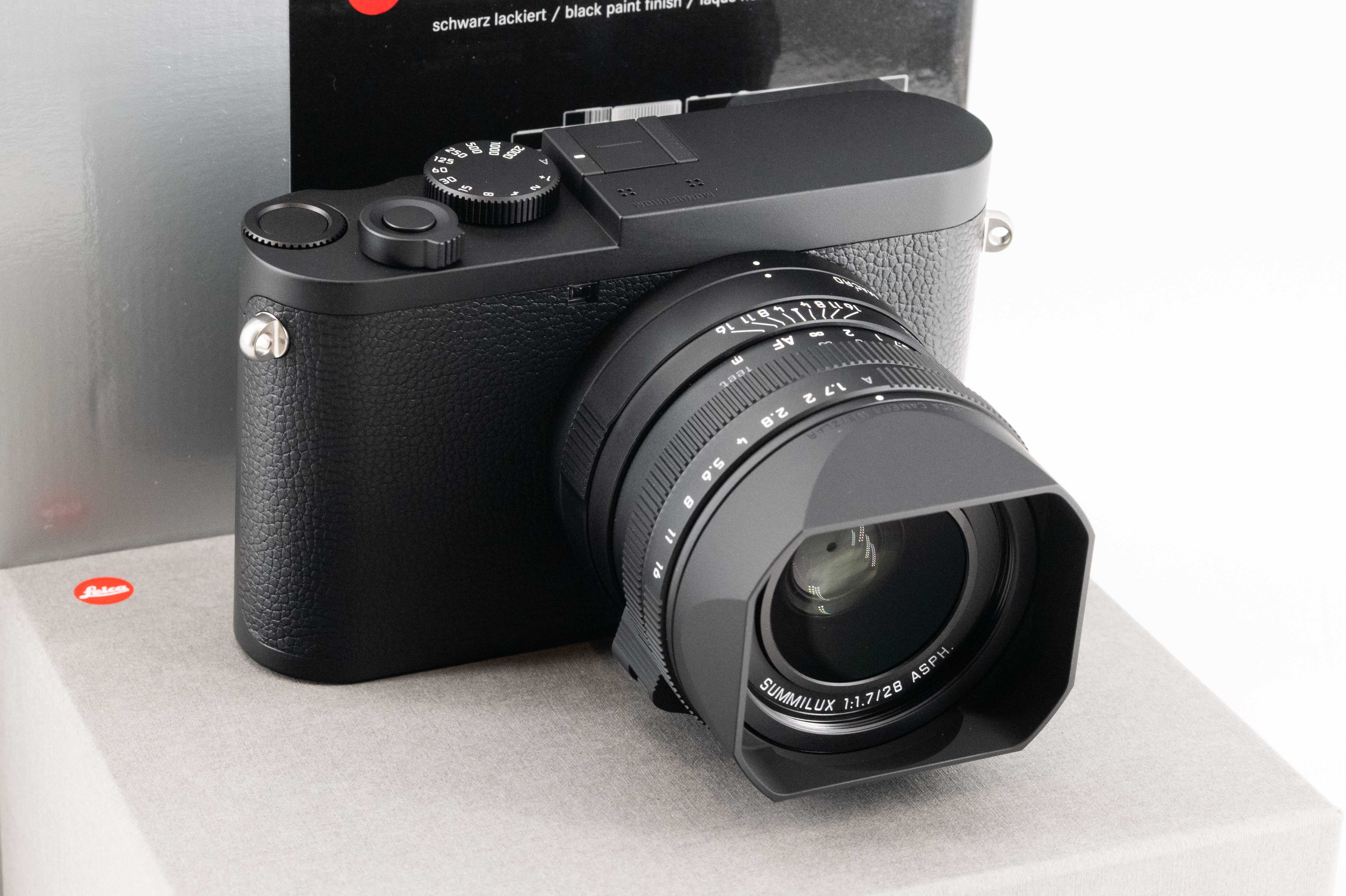 Leica Q2 Monochrom 19055