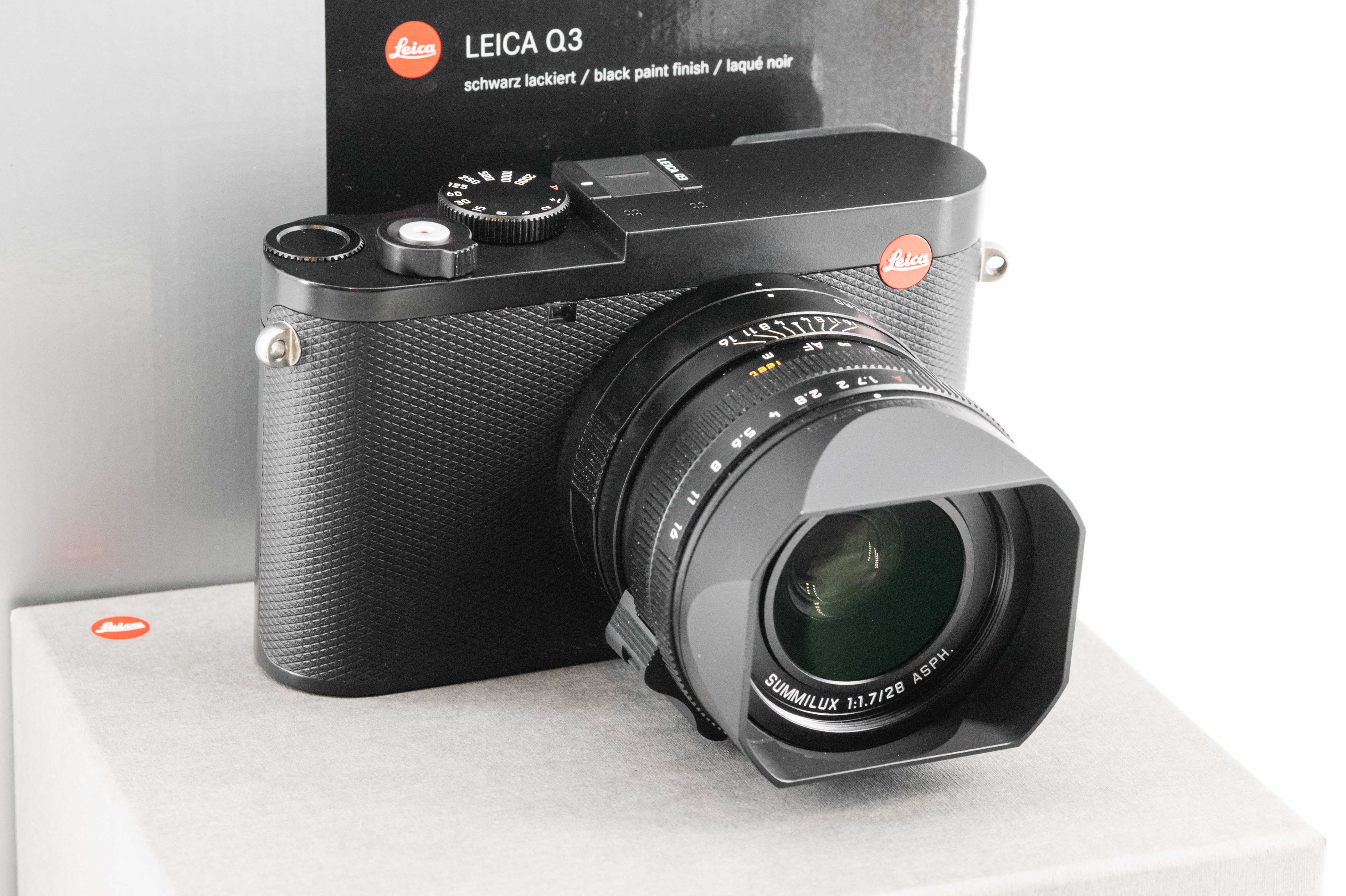 Leica Q3 Black 19080 | Leica Camera Classic
