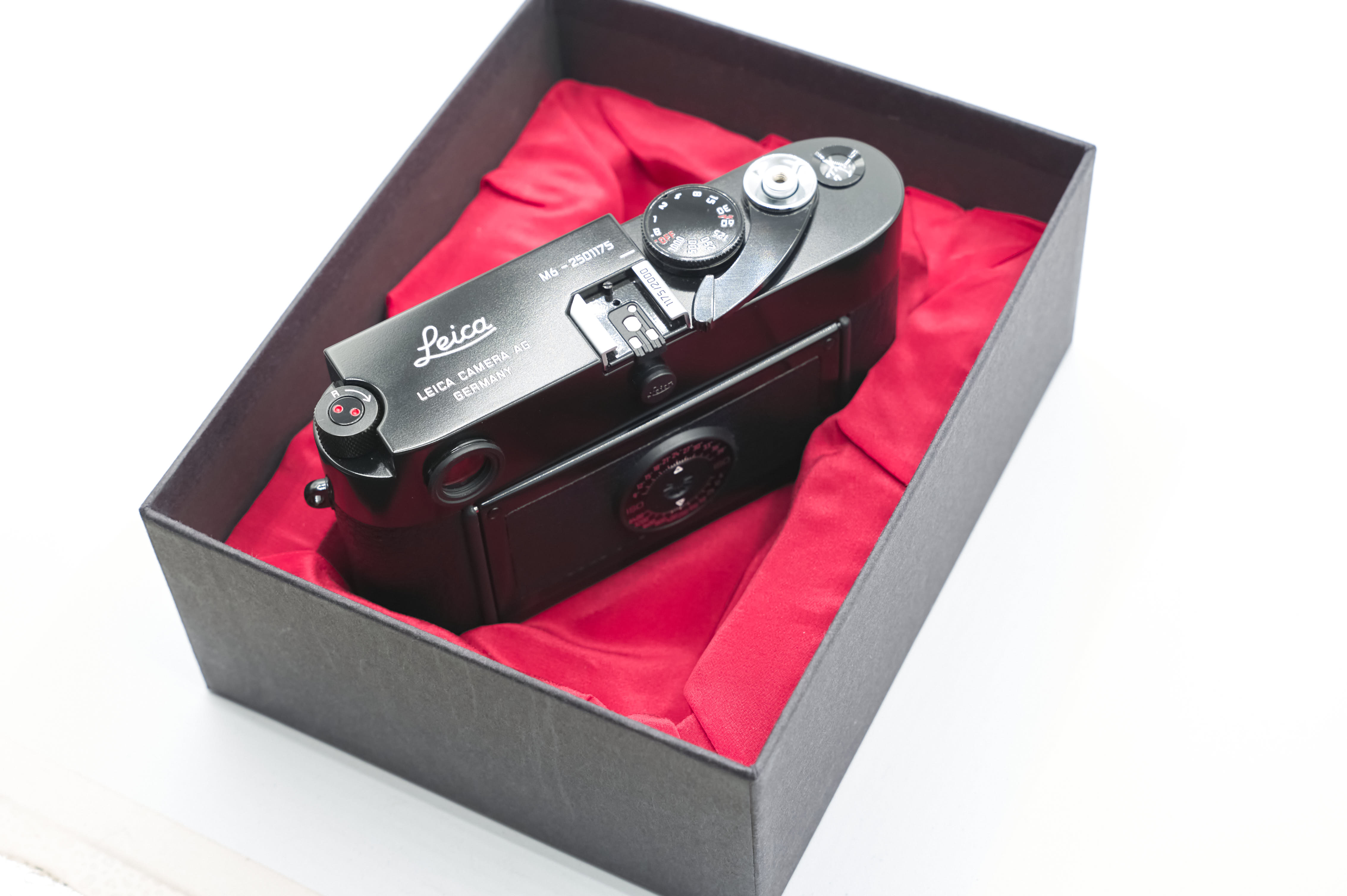 Leica M6 TTL (0.72) Millenium Glossy Black 1175/2000 - 10442