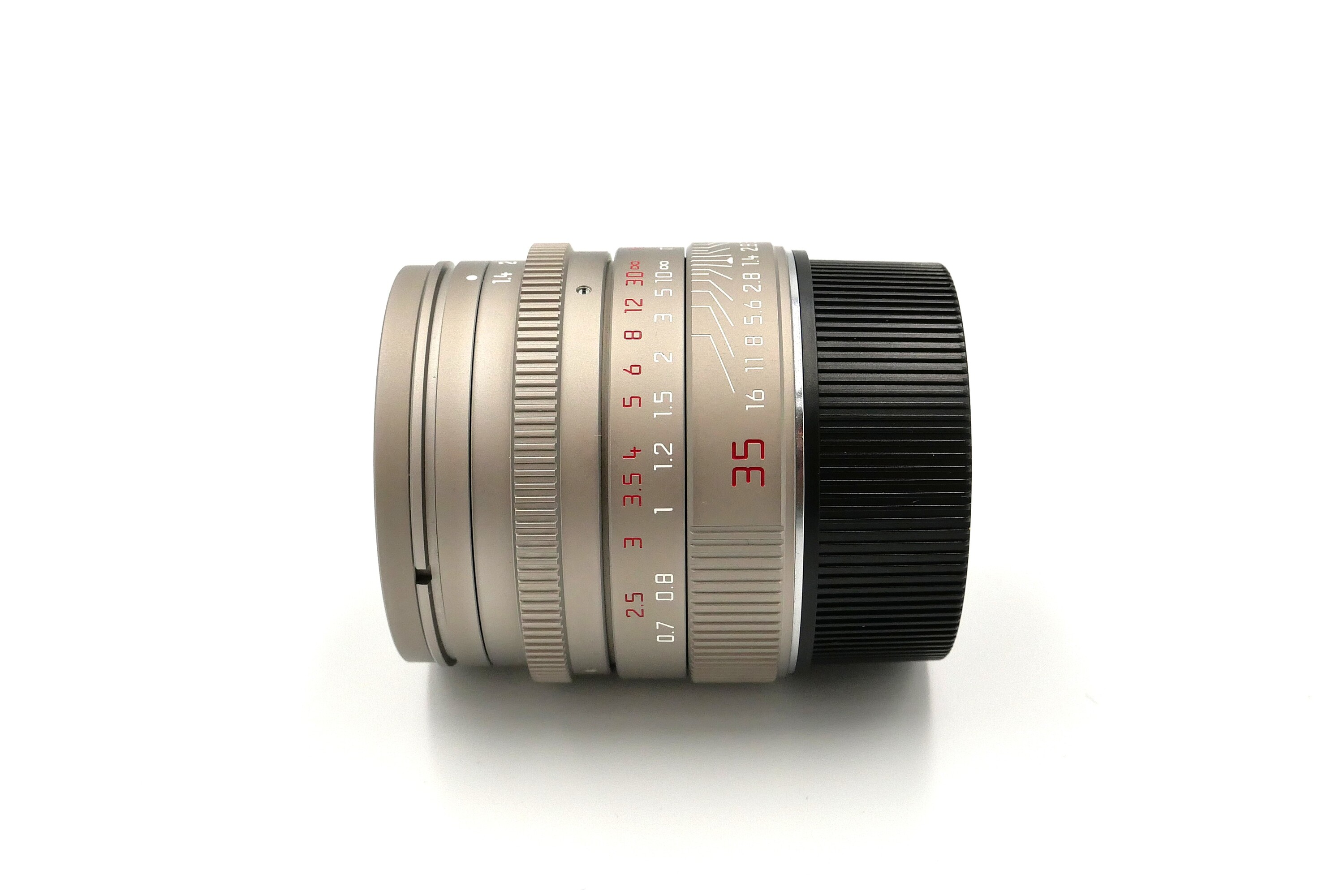 Leica Summilux-M 35mm f1.4 ASPH, Titanium