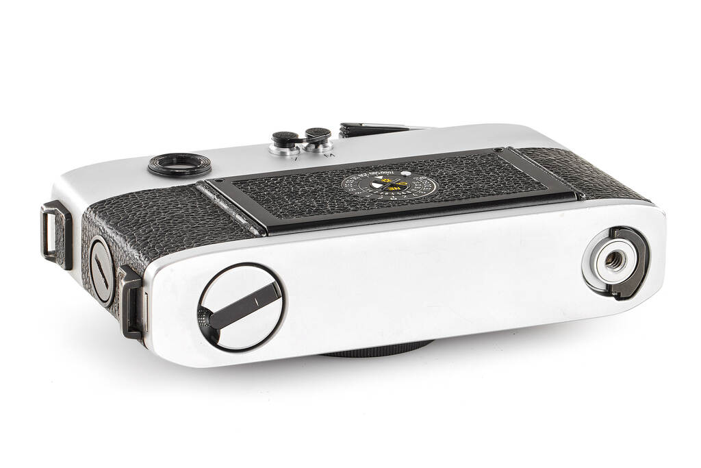 Leica M5 chrome 2-lug
