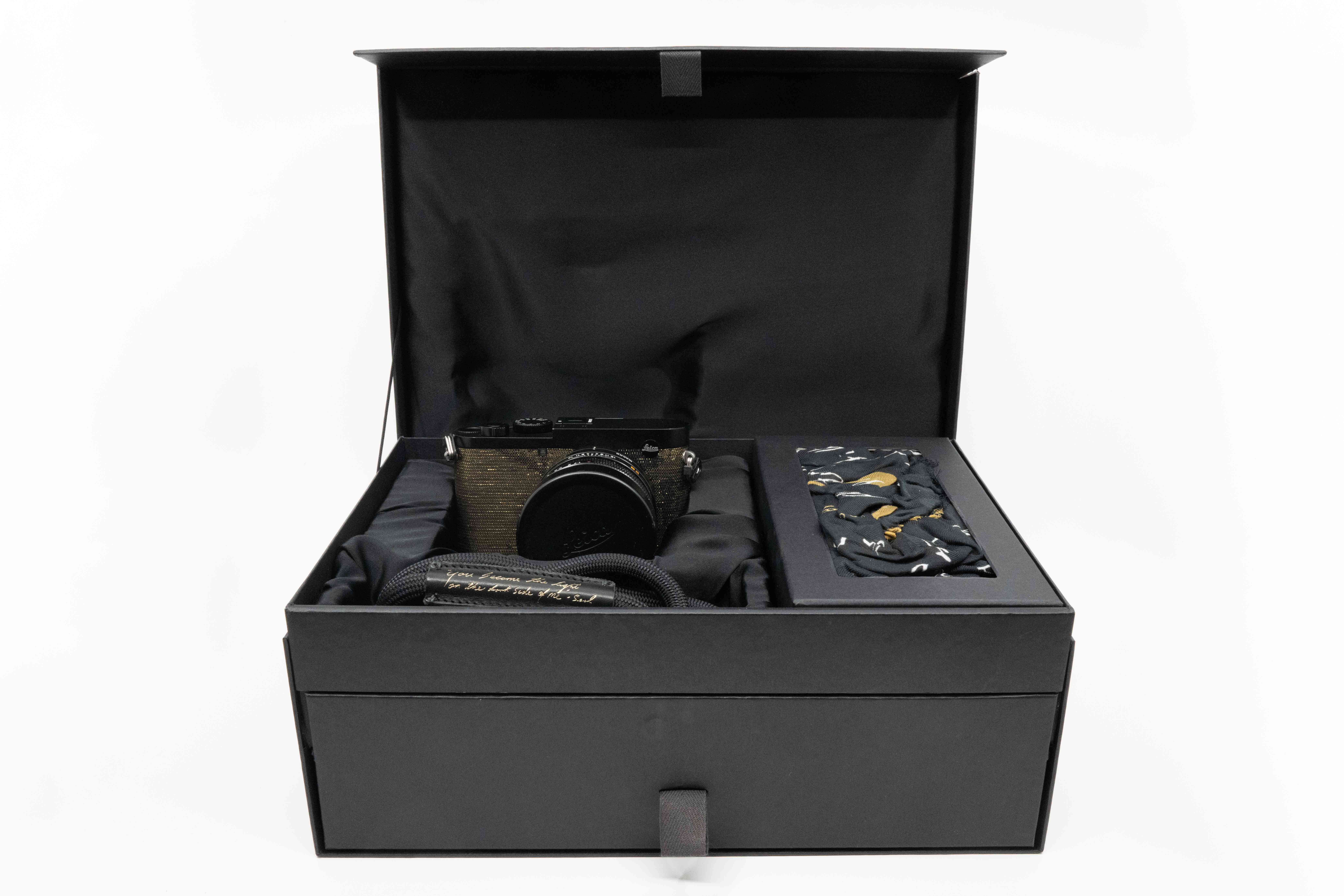 Leica Q2 "Dawn" By Seal Leica Q2 "Dawn" By Seal