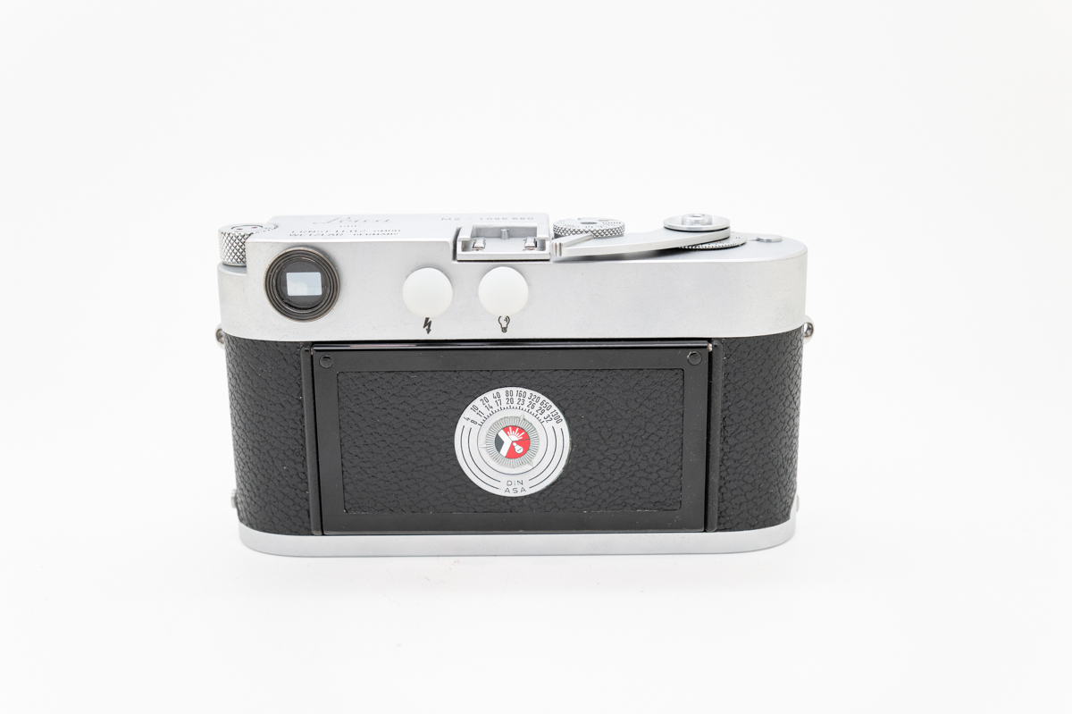 Leica M2, Silver. Leica M2, Silver.