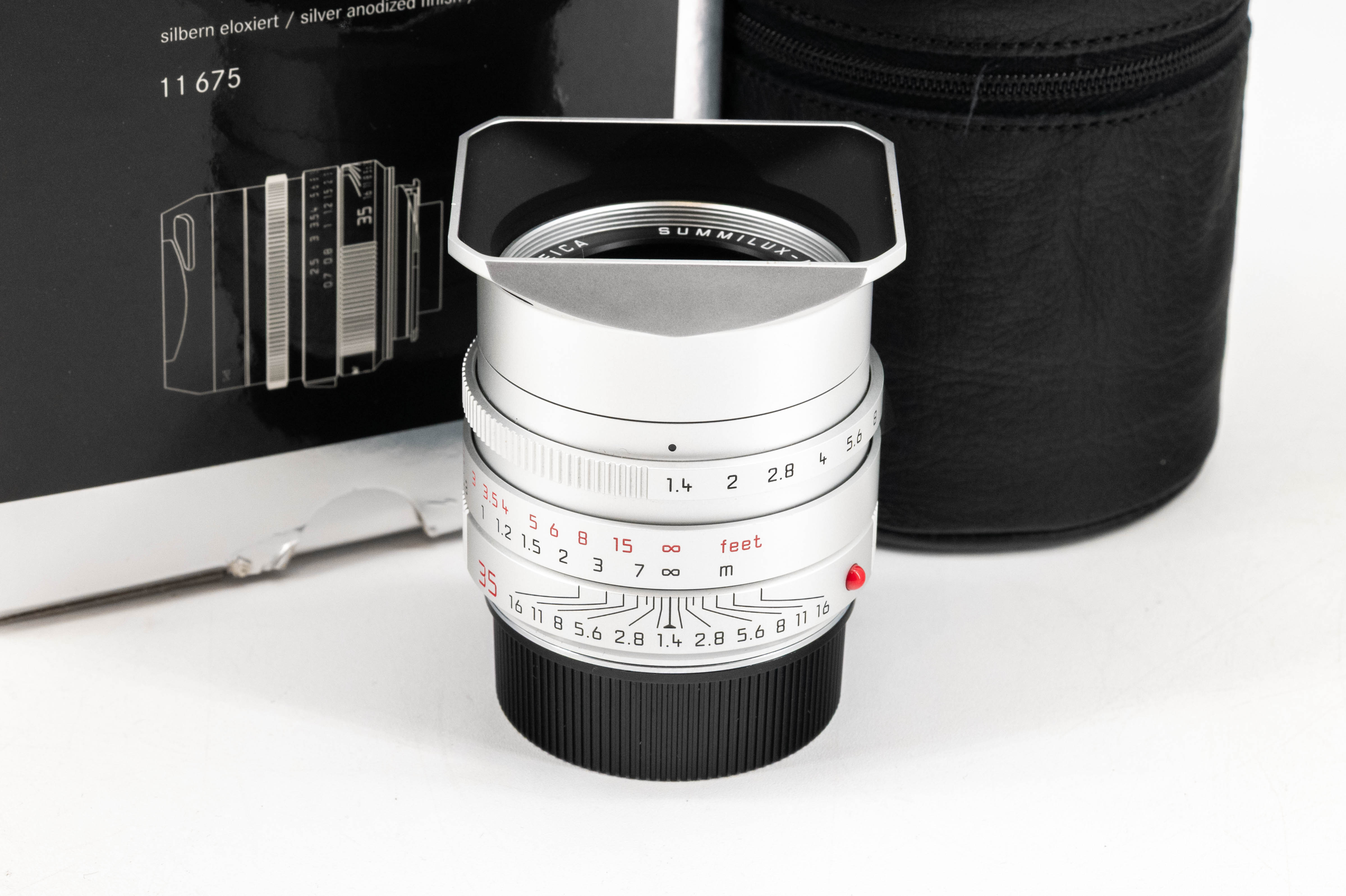 Leica Summilux-M 35mm f/1.4 ASPH FLE Silver Anodised 11675