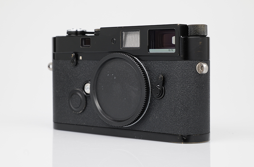 Leica MP 0.72, painted black