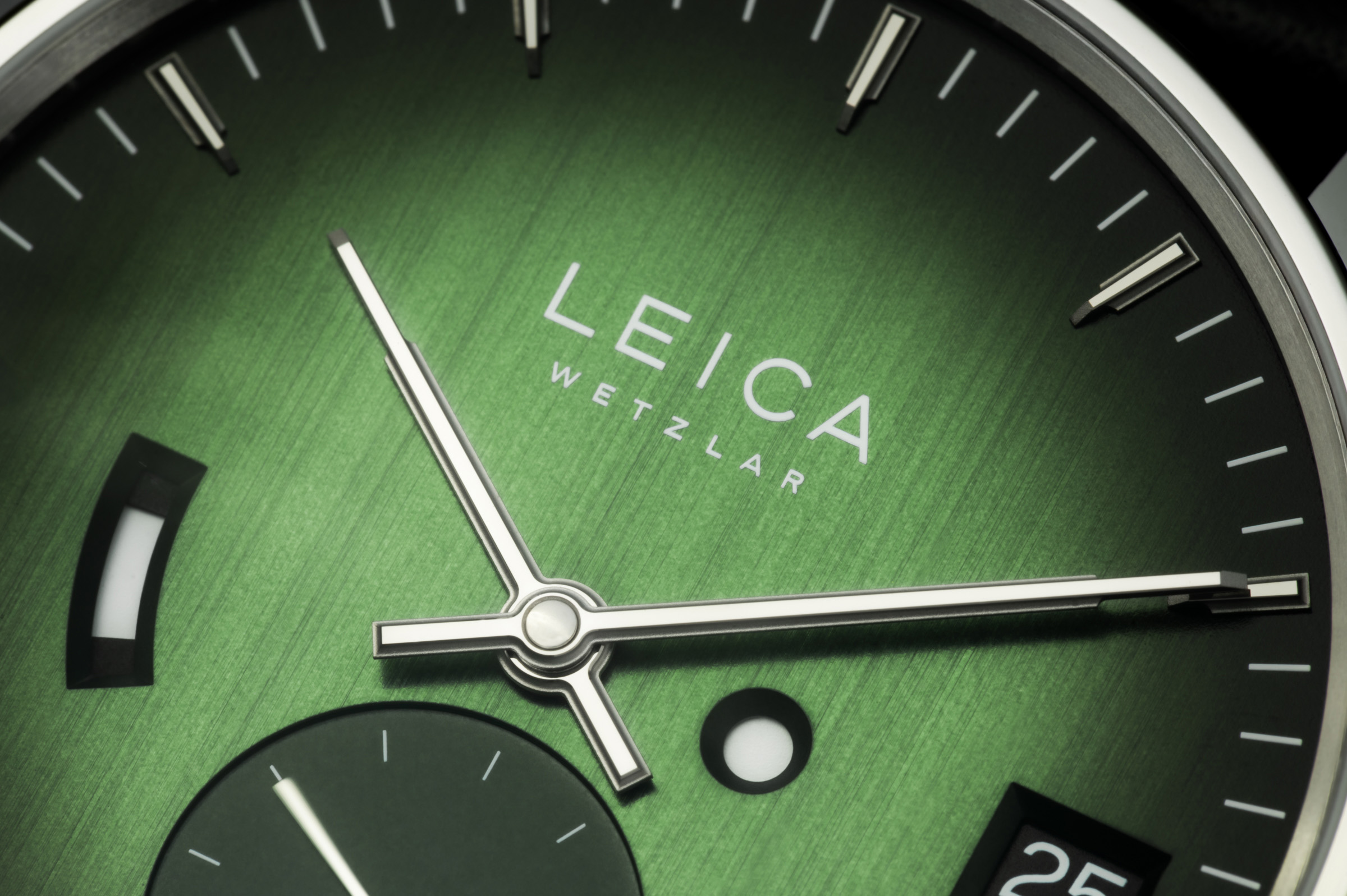 Leica ZM1 Urban Green with calfskin strap