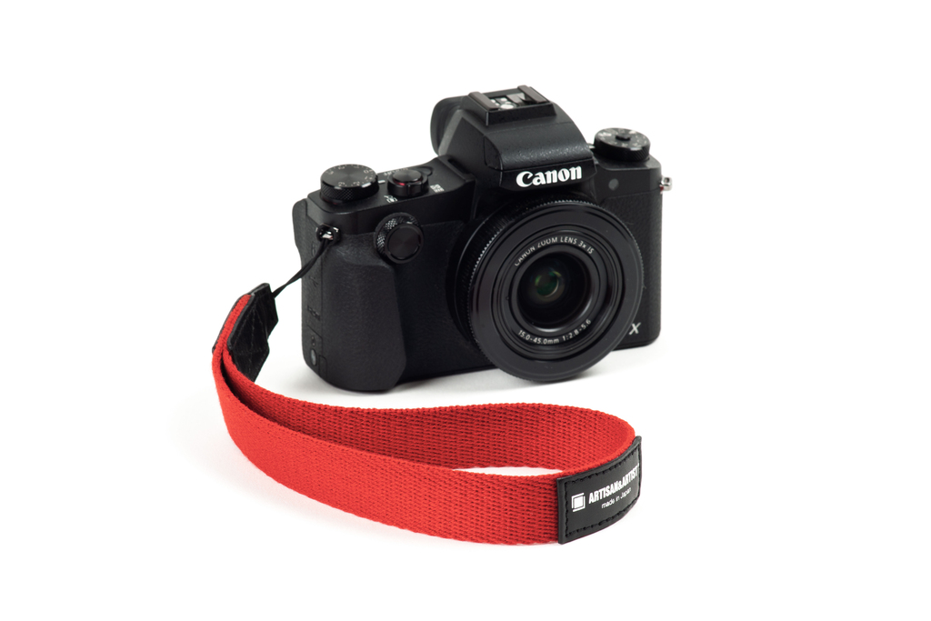 Artisan&Artist Acrylic camera strap ACAM 296 RED