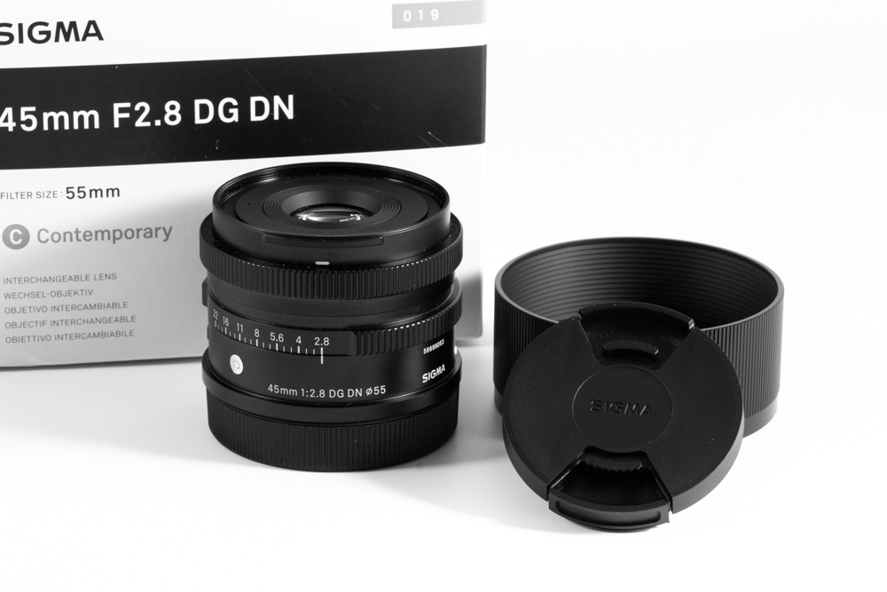 SIGMA 45 mm f2.8 DG DN. SIGMA 45 mm f2.8 DG DN.