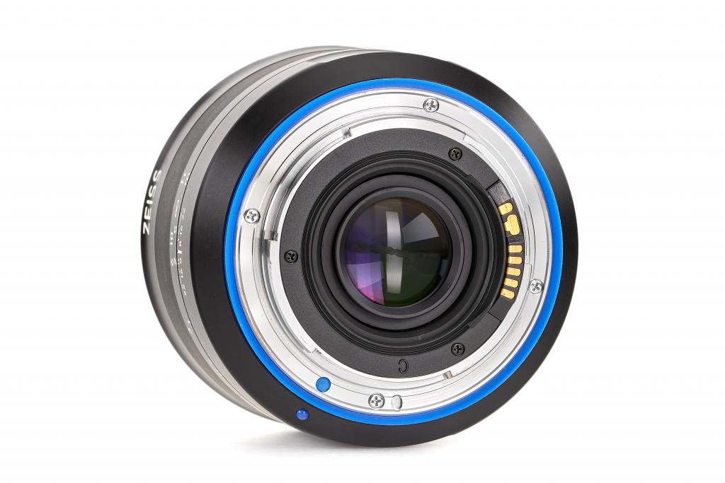 Zeiss Milvus 1:2.0/50mm Makro f. Canon (inkl. Sonnenblende) Zeiss Milvus 1:2.0/50mm Makro f. Canon (inkl. Sonnenblende)