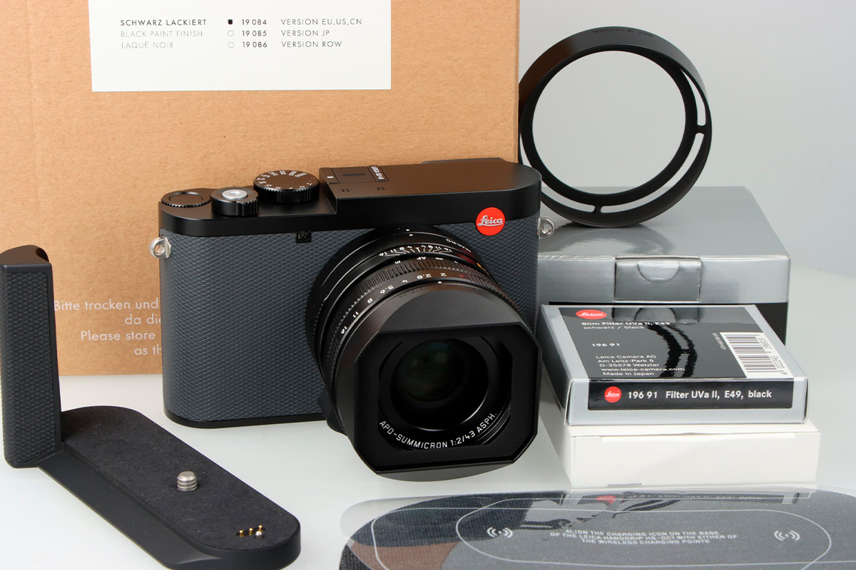 Kit Leica Q3 43 + Wireless Charger + Lens Hood + UVA filter ll E49