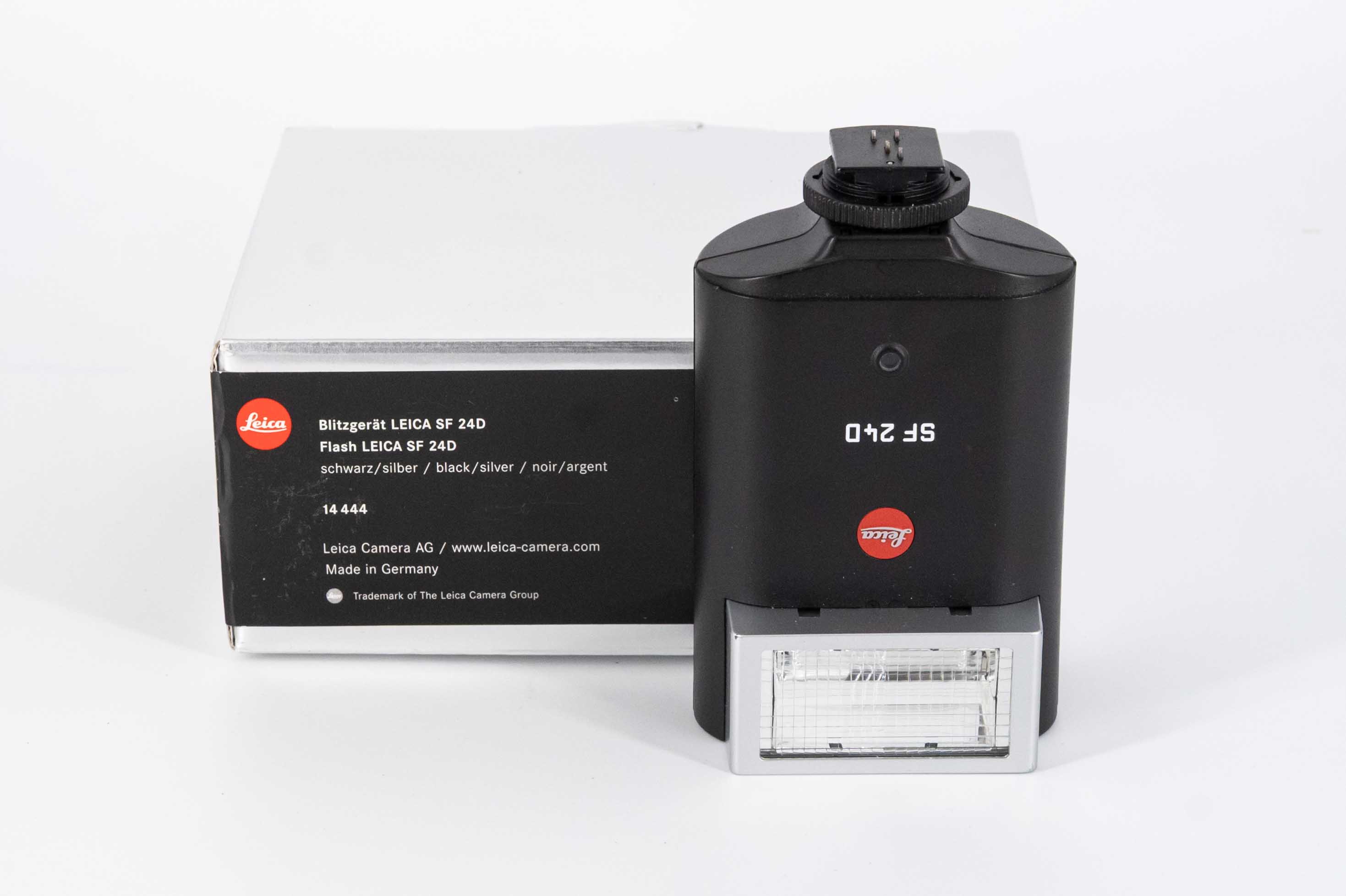 Leica SF 24D flash unit