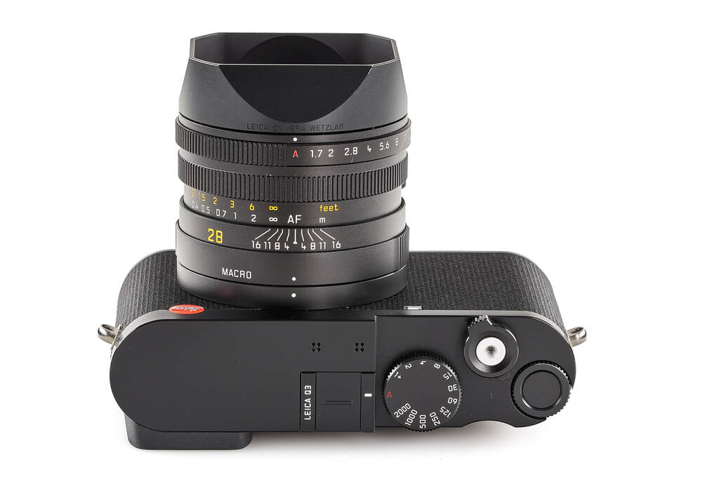 Leica Q3 19080 - with one year guarantee