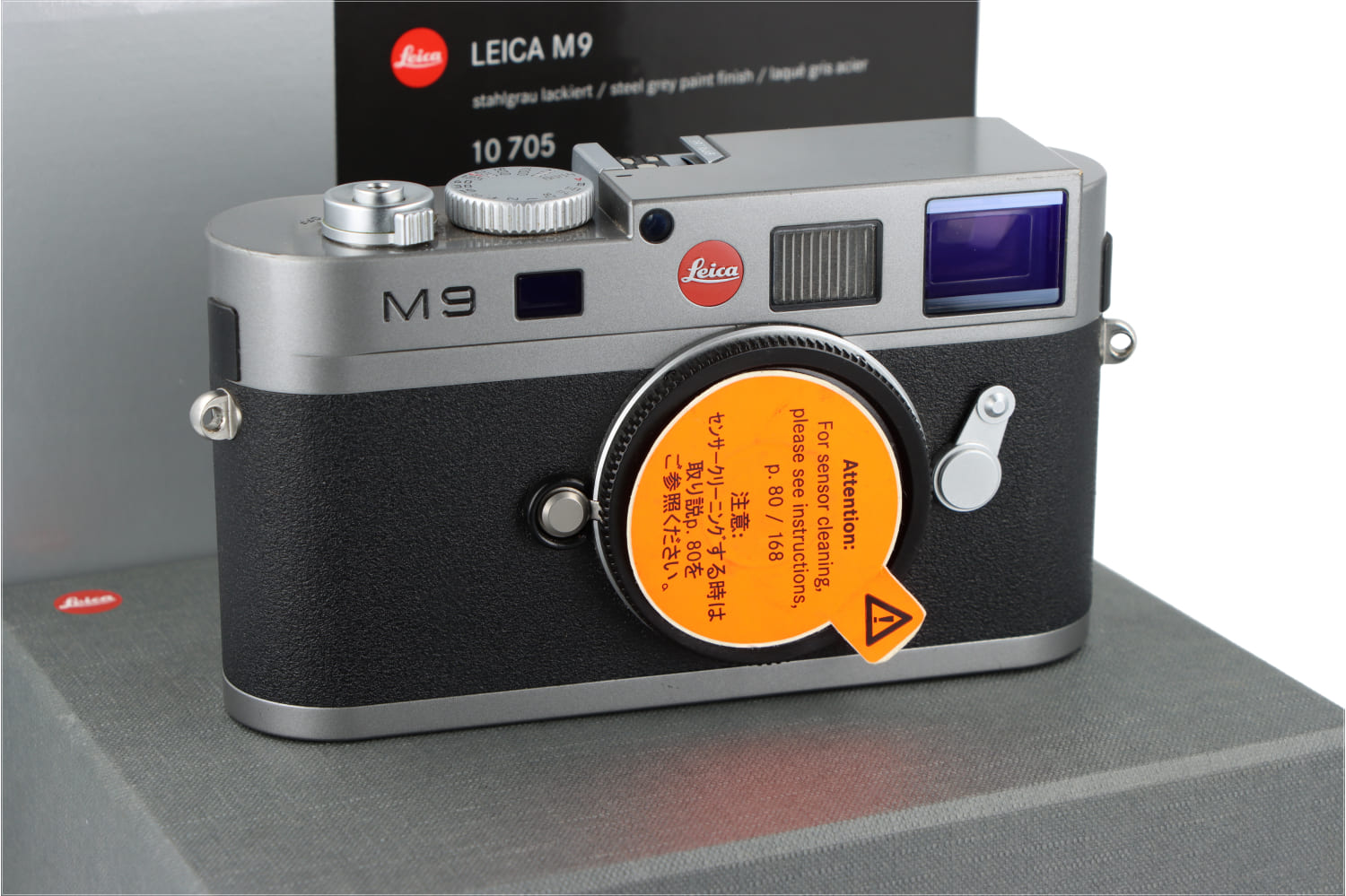 Leica M9 Steel Grey + Grip (10705)
