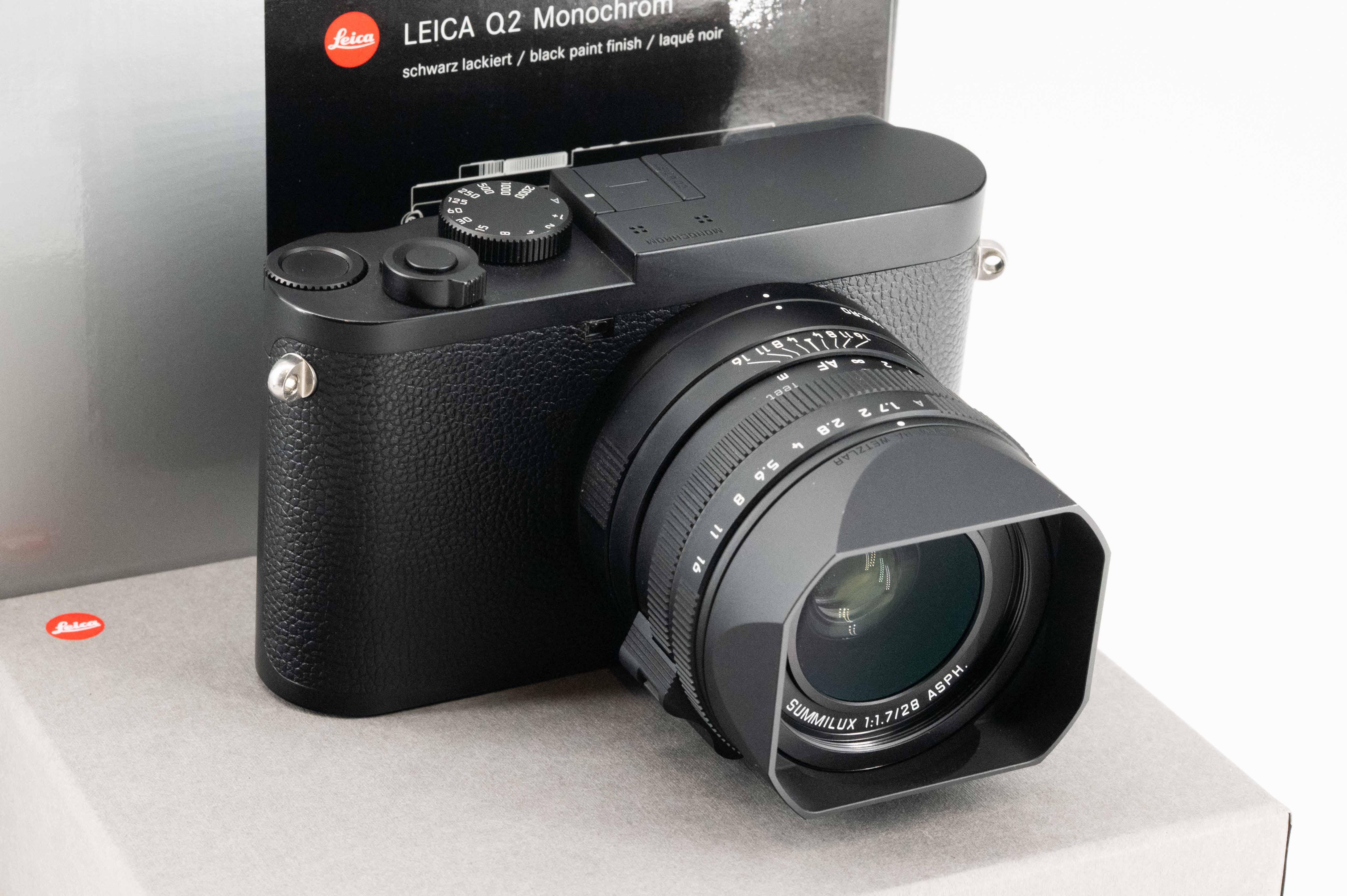 Leica Q2 Monochrom 19055