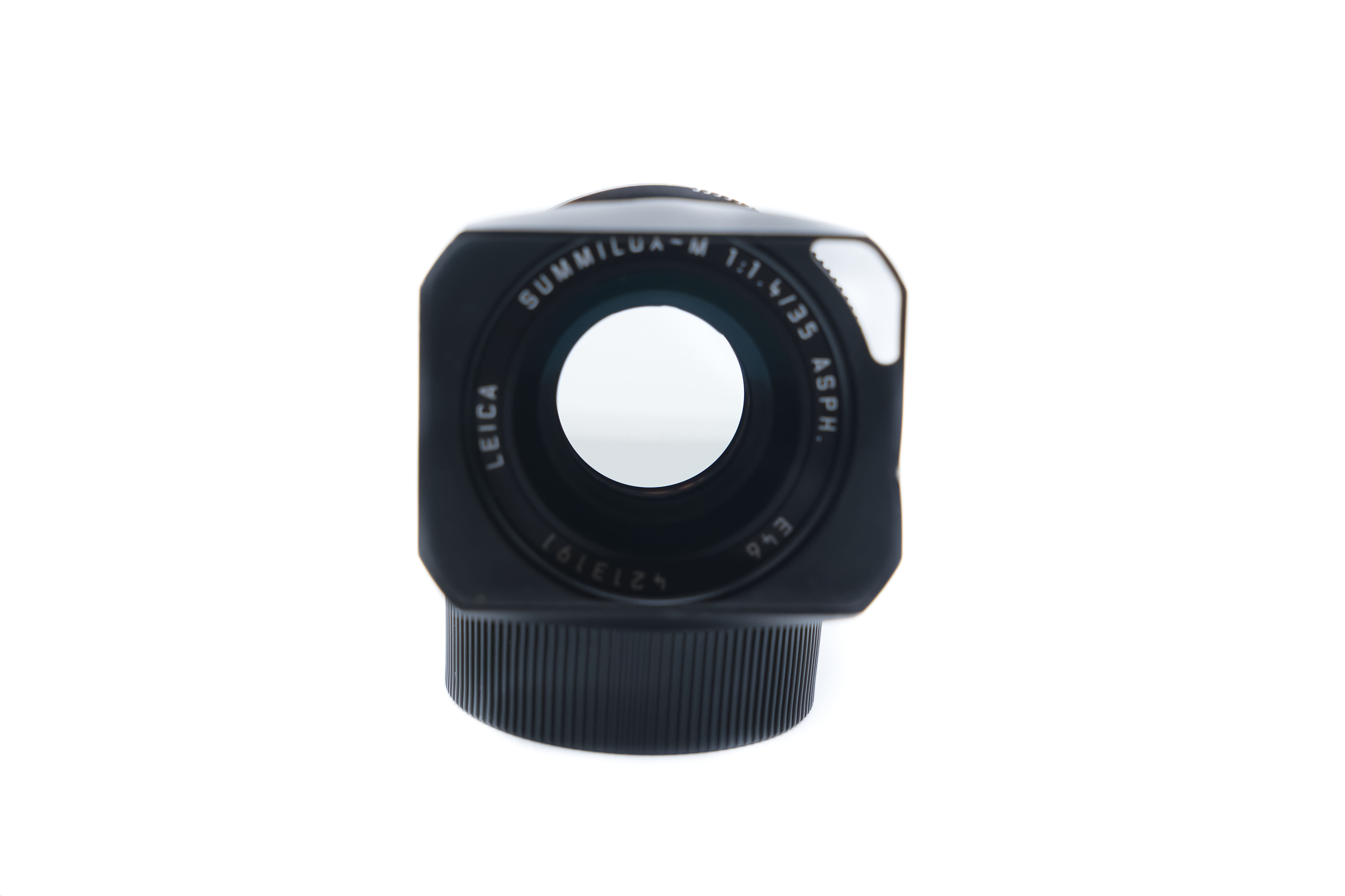 Leica Summilux-M 35mm f1.4 ASPH. Leica Summilux-M 35mm f1.4 ASPH.