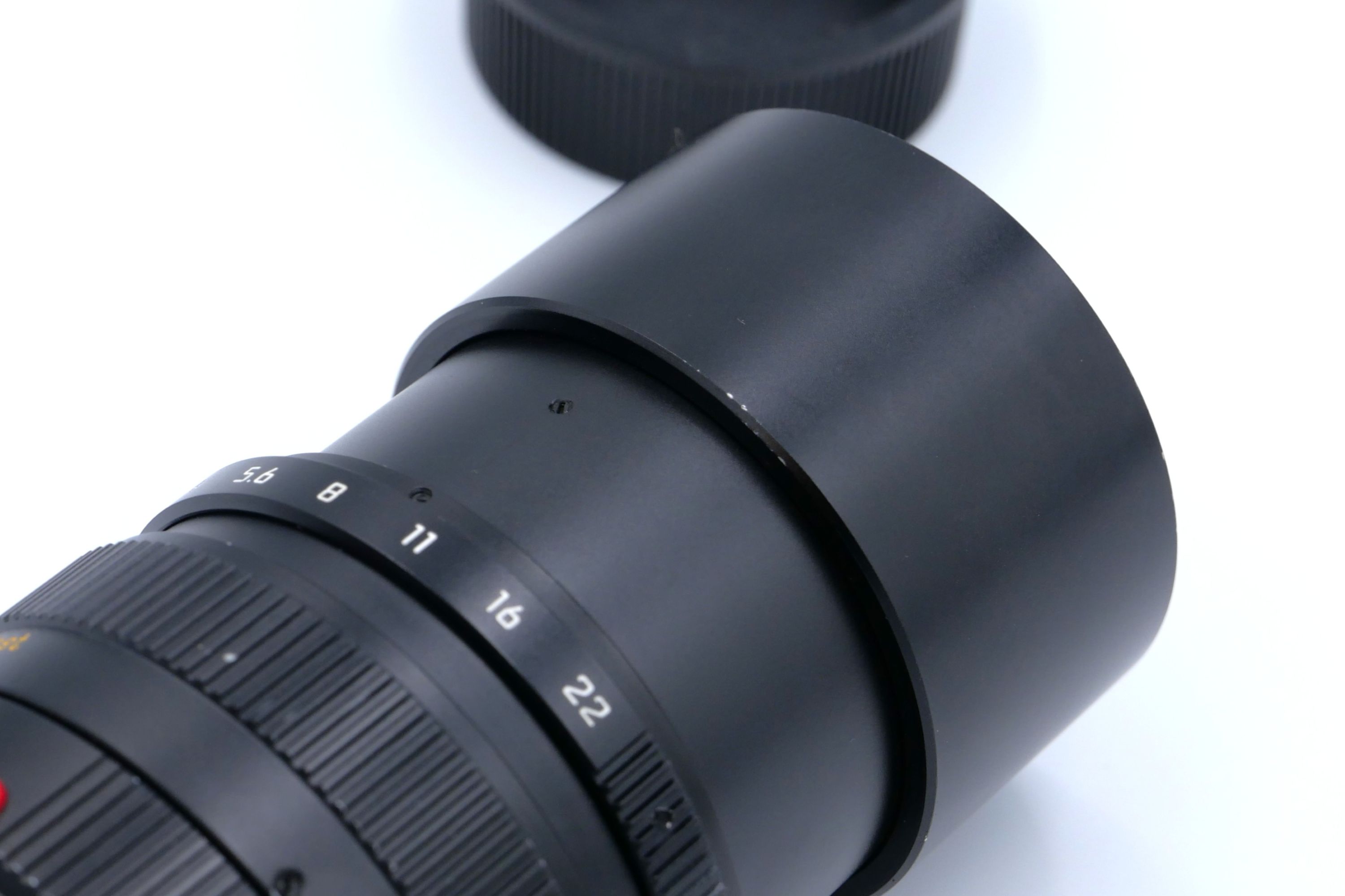 Leica Elmarit-M 90mm f2.8, black