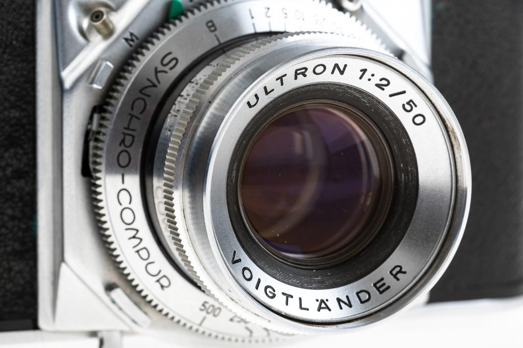 Voigtländer Prominent I Ultron (chrome ring) Voigtländer Prominent I Ultron (chrome ring)