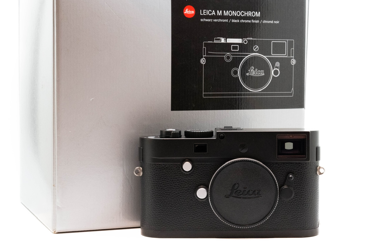 M MONOCHROM (Typ 246), nero