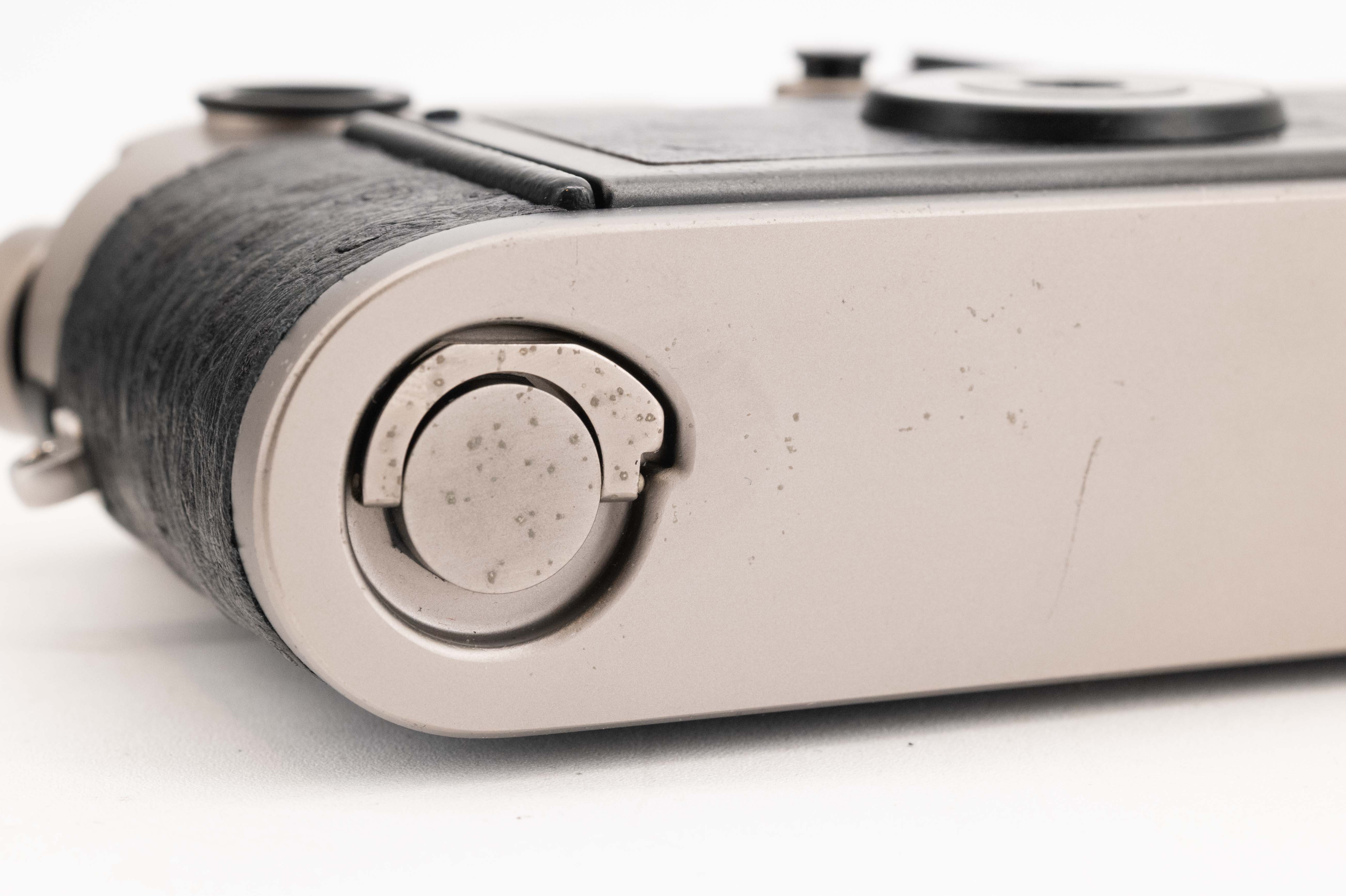 Leica M6 Classic Titanium 0.72x Outfit 10412