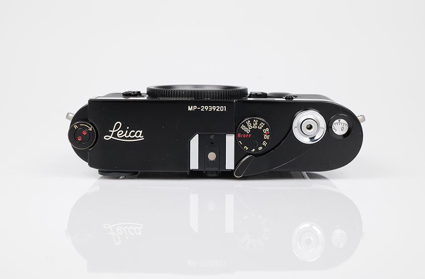 Leica MP 0.72, painted black