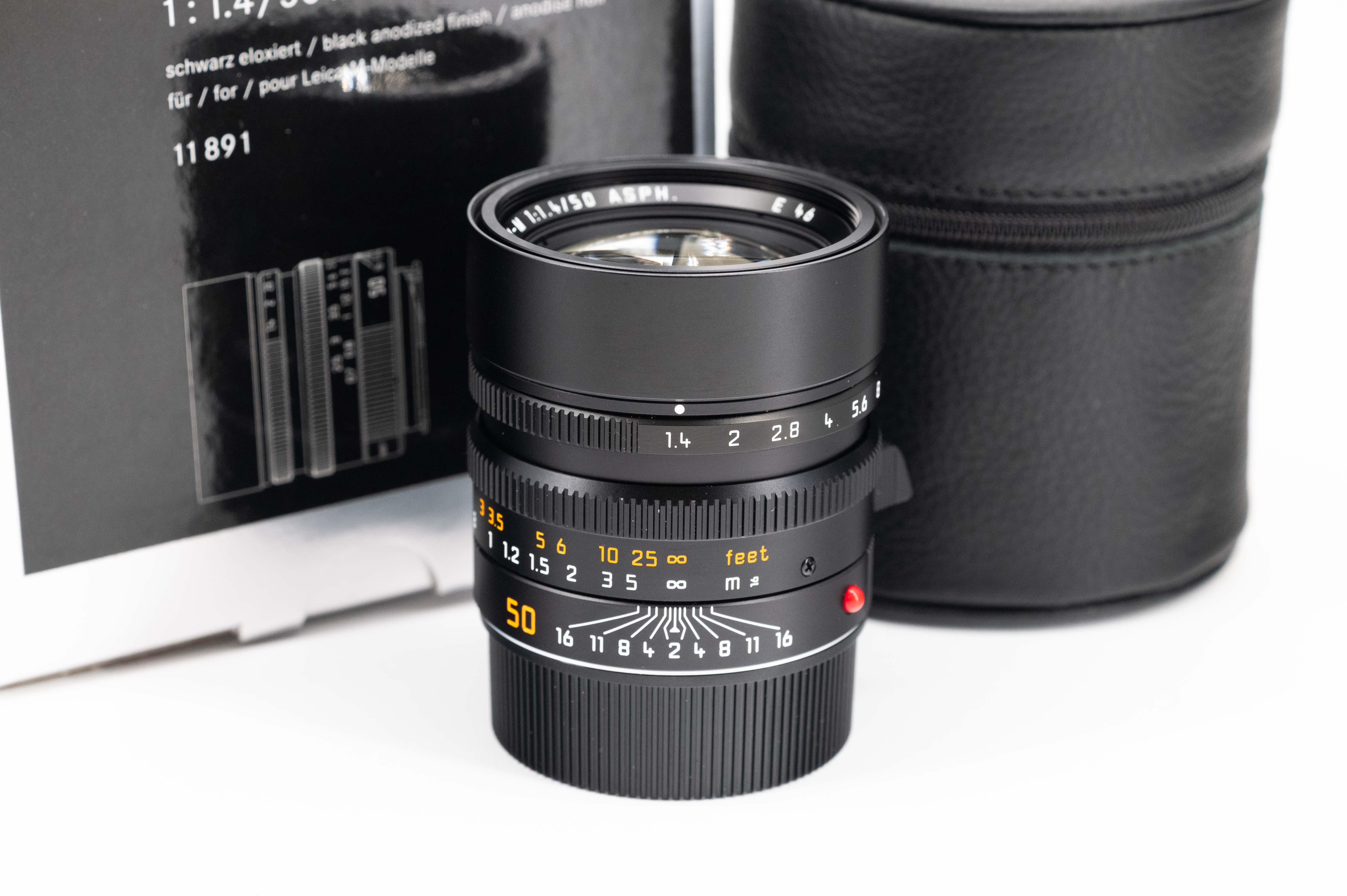 Leica Summilux-M 50mm f/1.4 ASPH Black Anodised 11891