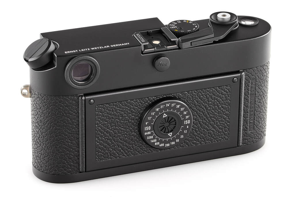 Leica M6 reissued 10557 - like new with 2 years guarantee