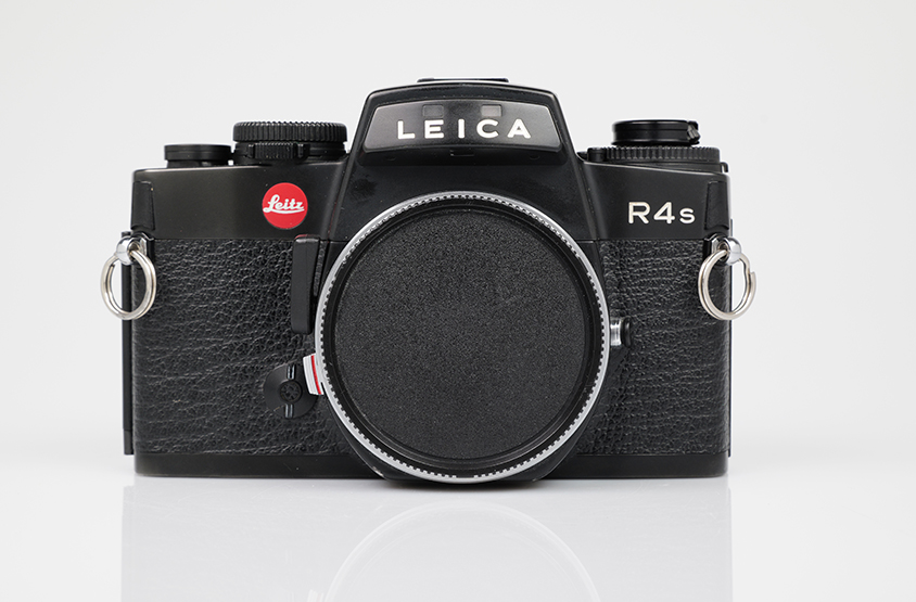 LEICA R4, black with chrome finish