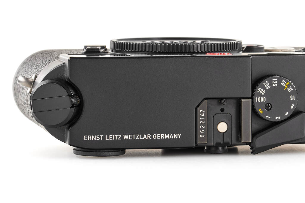 Leica M6 reissued 10557 - like new with 2 year guarantee