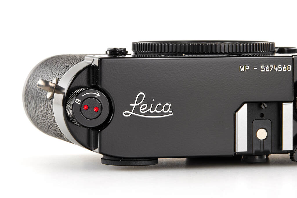 Leica MP (0.72) 10302 Black Paint - like new with 2 years guarantee