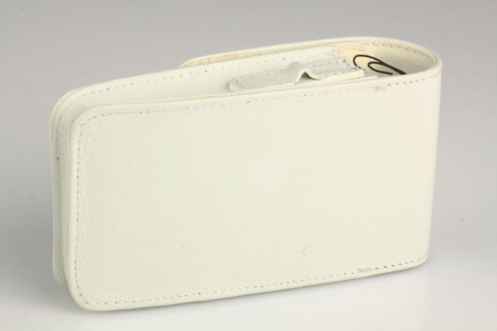 Leica 18698 leather case with belt loop f. C-Lux 3, white