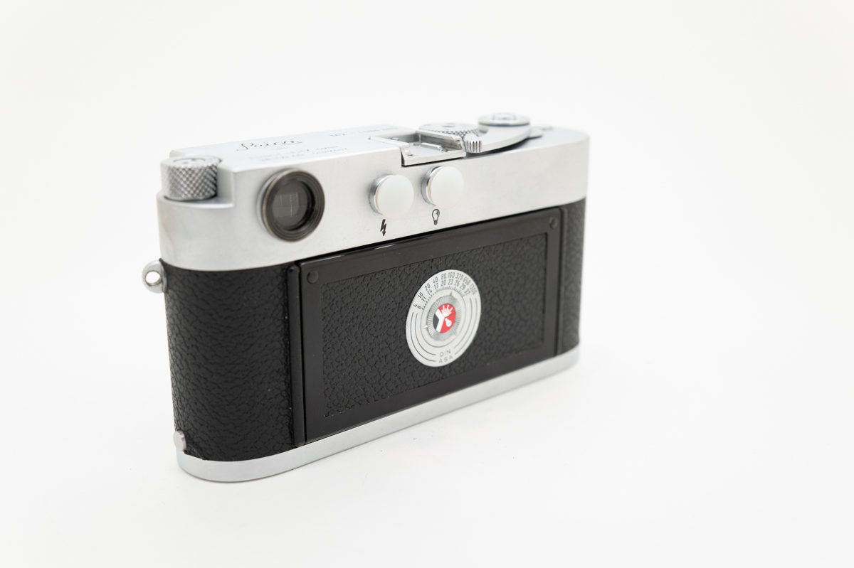 Leica M2, Silver. Leica M2, Silver.