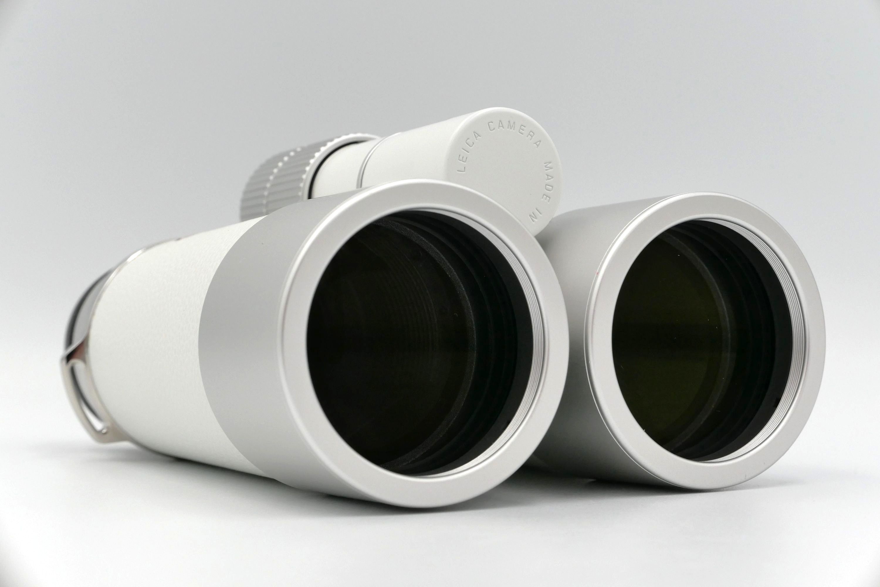Leica Ultravid 7x42 "White Ocean"
