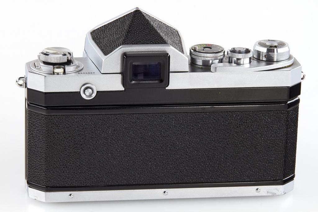 Nikon F Eyelevel chrome outfit
