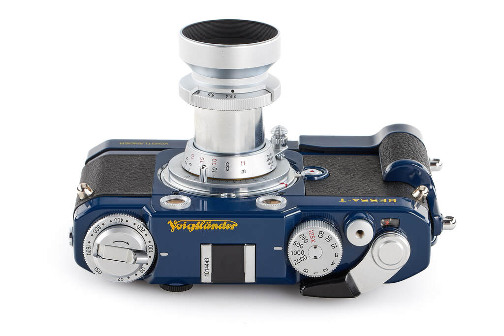Voigtländer Bessa T "Heliar" outfit navy blue